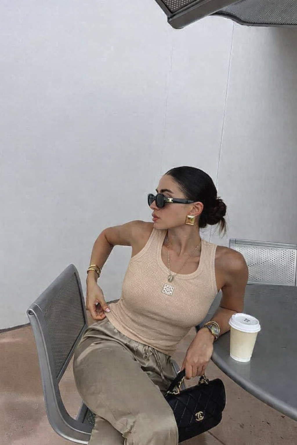 بيزك توب كت نسائي بشعار مطرز - الصورة 2